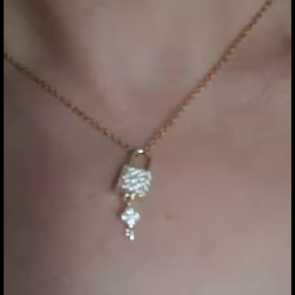 Golden Key Lock Crystal Necklace - Picture 5 of 5